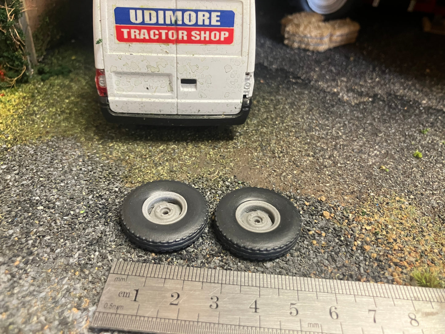 04224 Set of 2 Front wheels 2wd Artisan32 farm machinery 1:32 scale