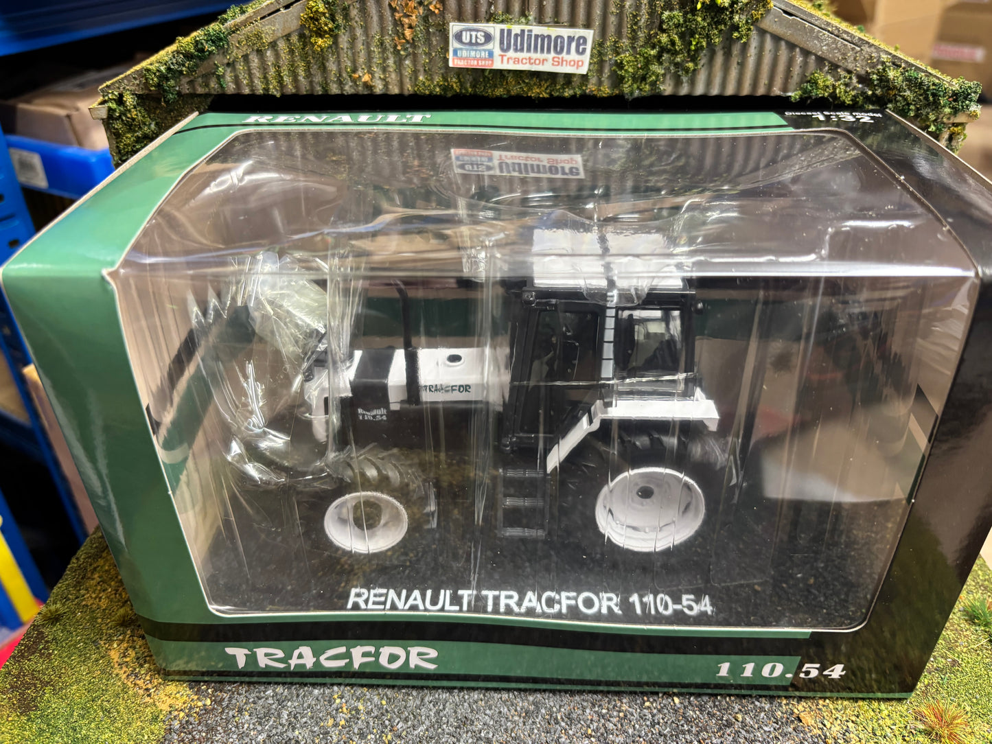 REP220 Replicagri White Renault 110-54 TZ tractor tracfor 1:32 scale Boxed