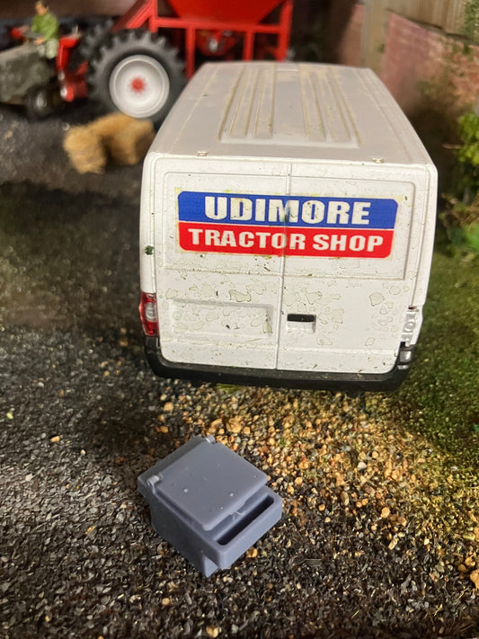 Tractor front Toolbox weightbox 1:32 scale 20mm x 15mm Opening lid