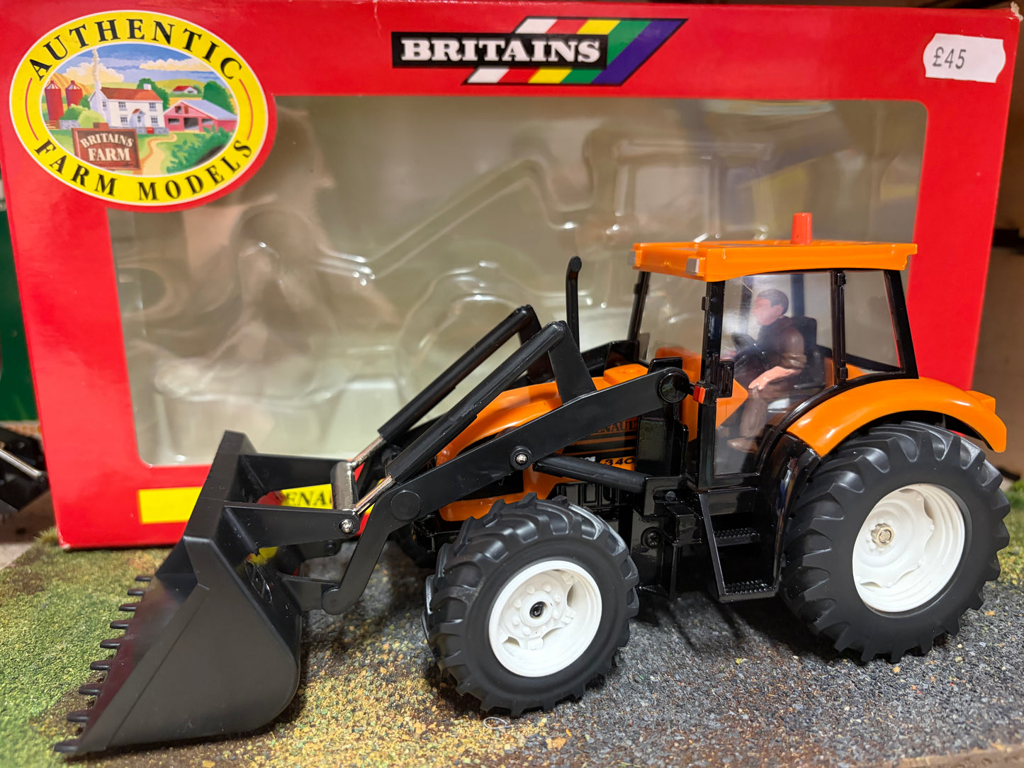 Vintage Britains Renault Cergos 350 Tractor with Loader 00226 Original Box Obsolete 1:32 Scale