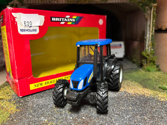 Britains New Holland TN75DA Tractor 42021 1:32 scale obsolete