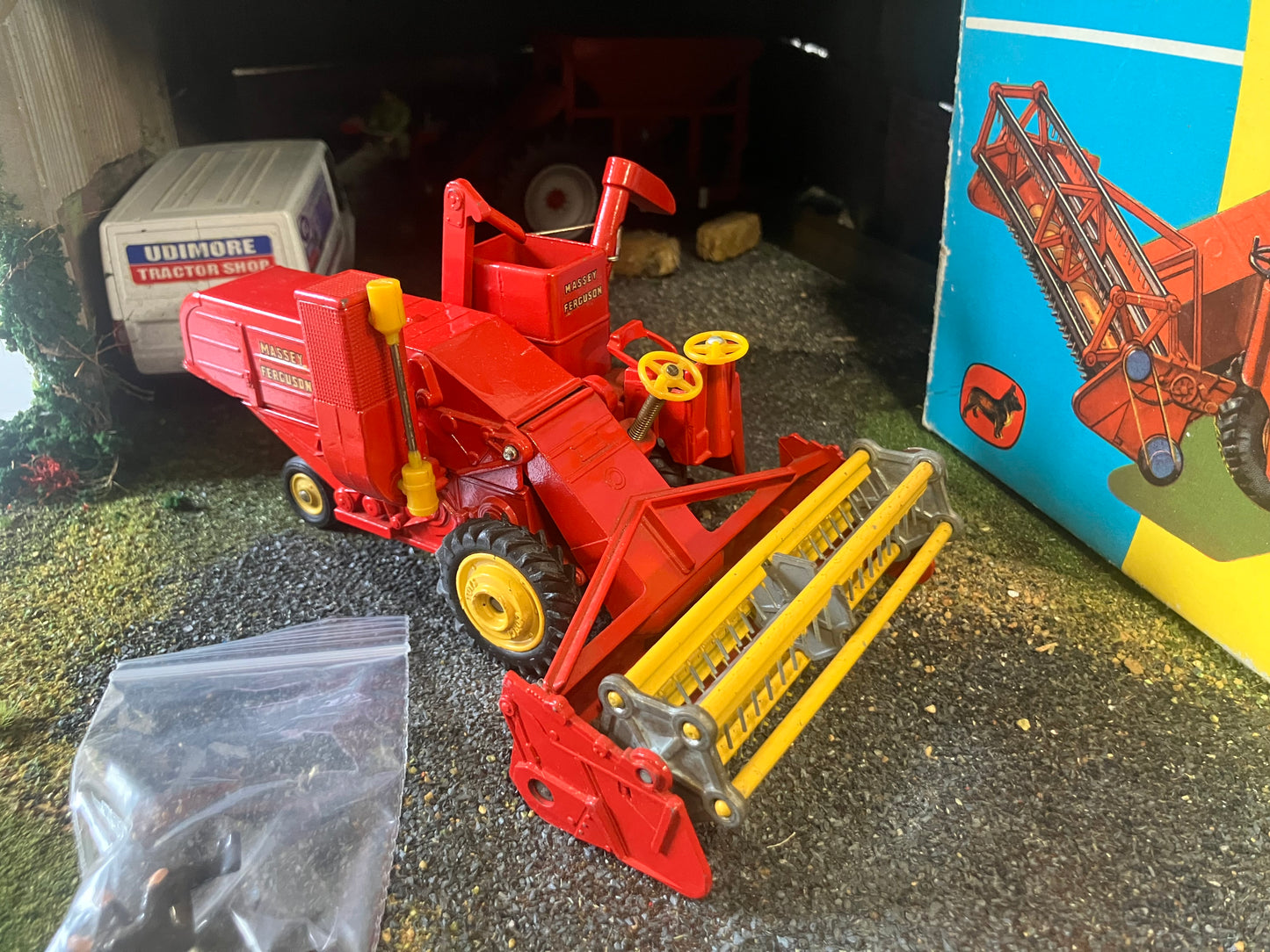 Corgi 1111 Massey Ferguson 780 Combine Harvester boxed
