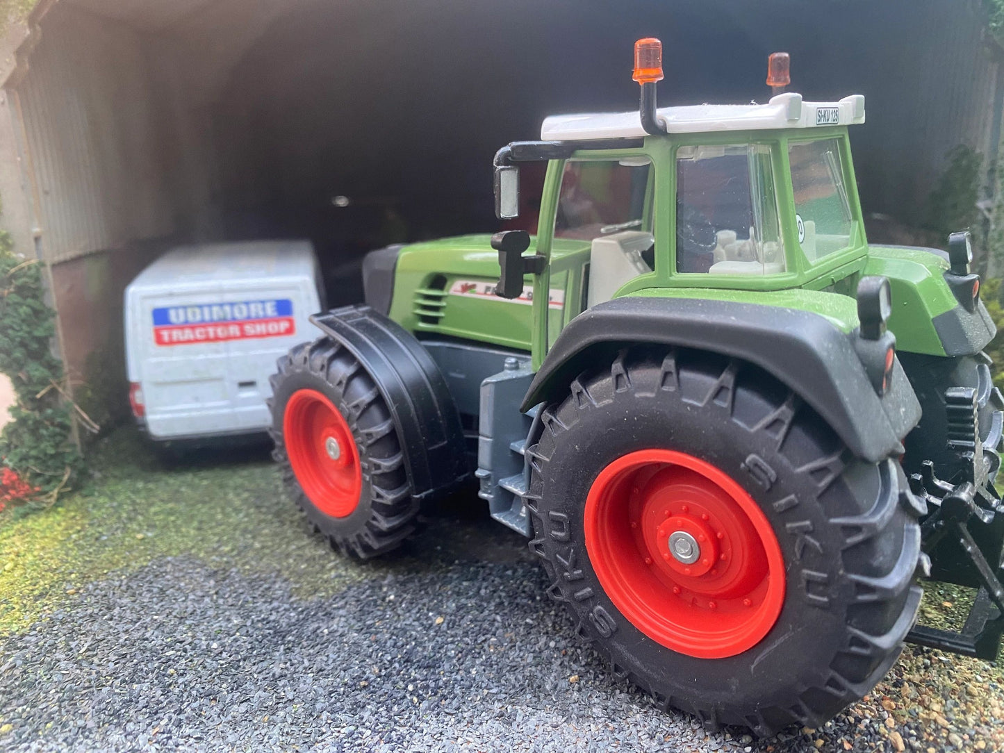 Fendt 930 Tractor 1:32 scale boxed Siku 3254 Image 5