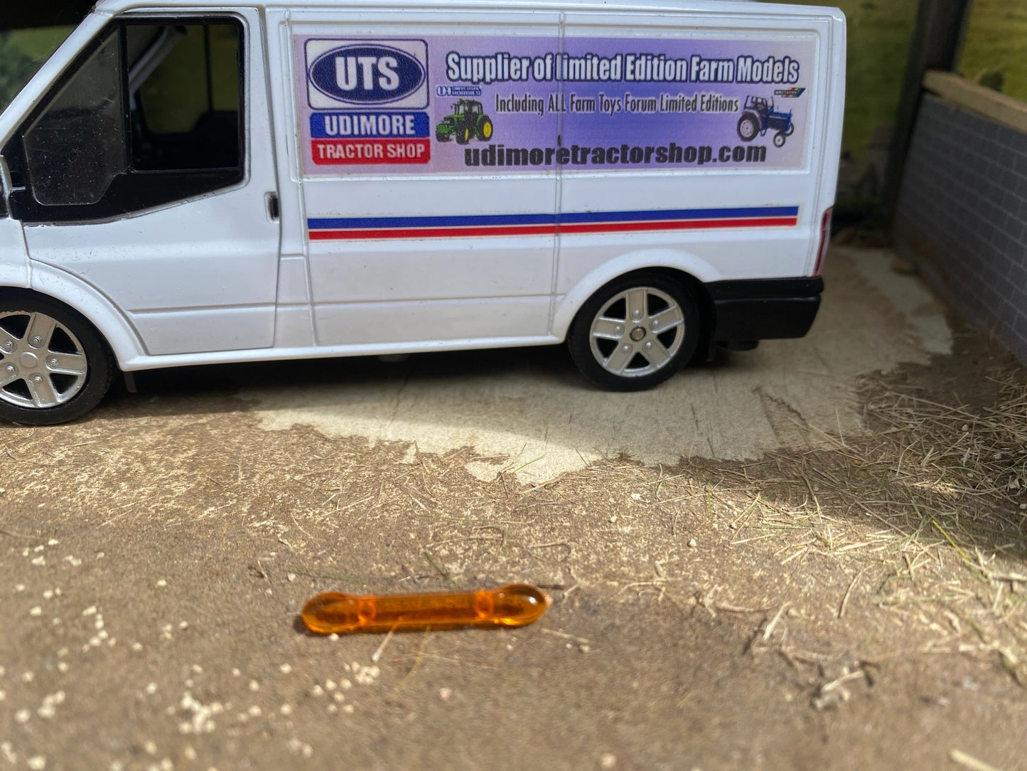 Flashing light bar beacon 25mm tractor truck 1:32 scale Image 3