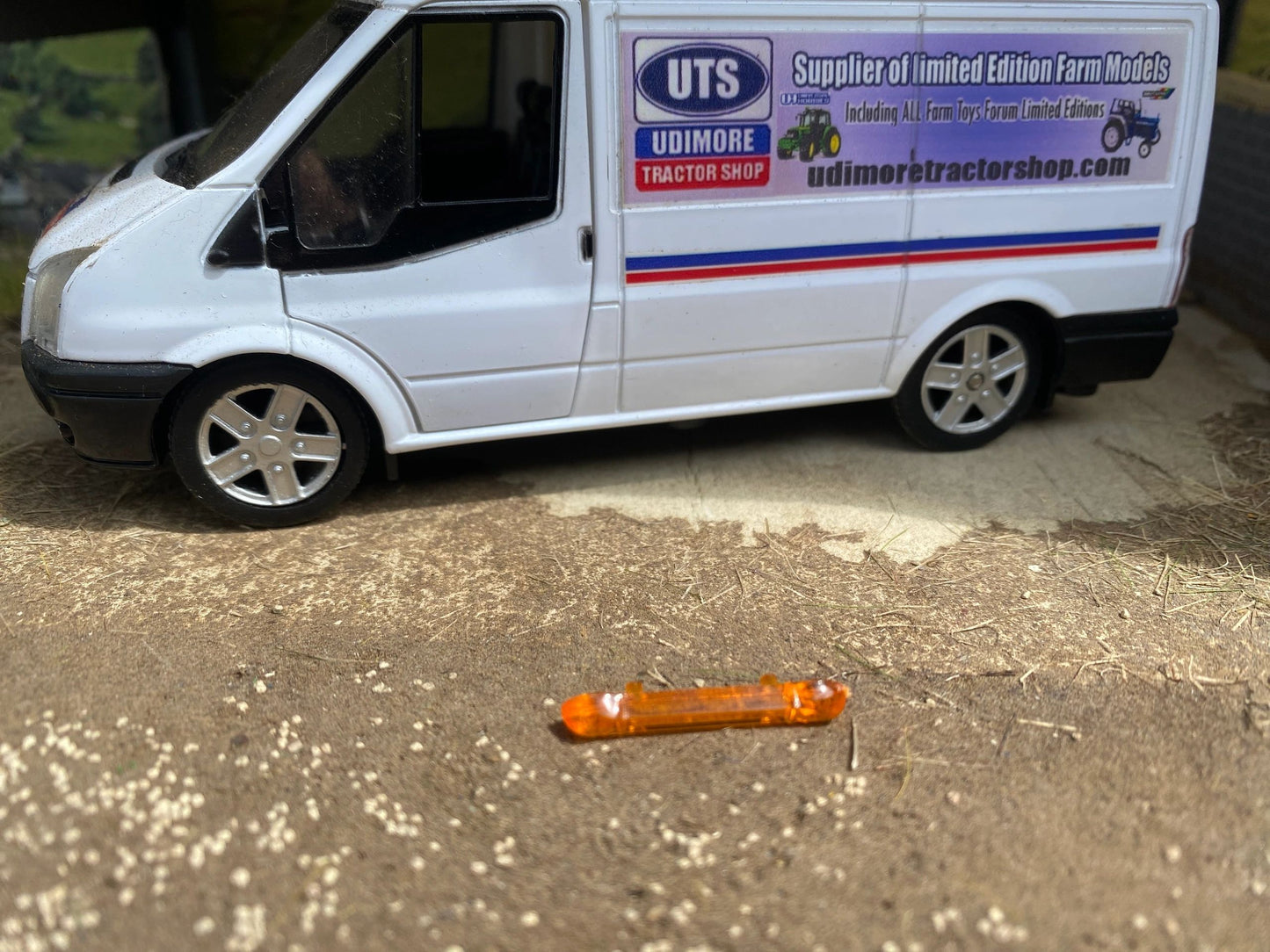 Flashing light bar beacon 25mm tractor truck 1:32 scale Image 4