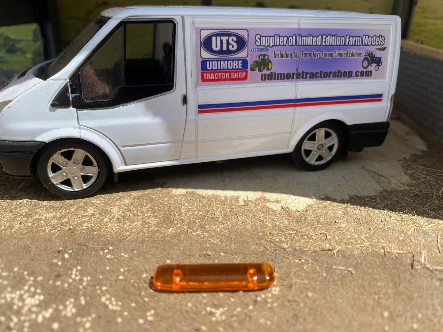 Flashing light bar beacon 27mm tractor truck 1:32 scale Image 5