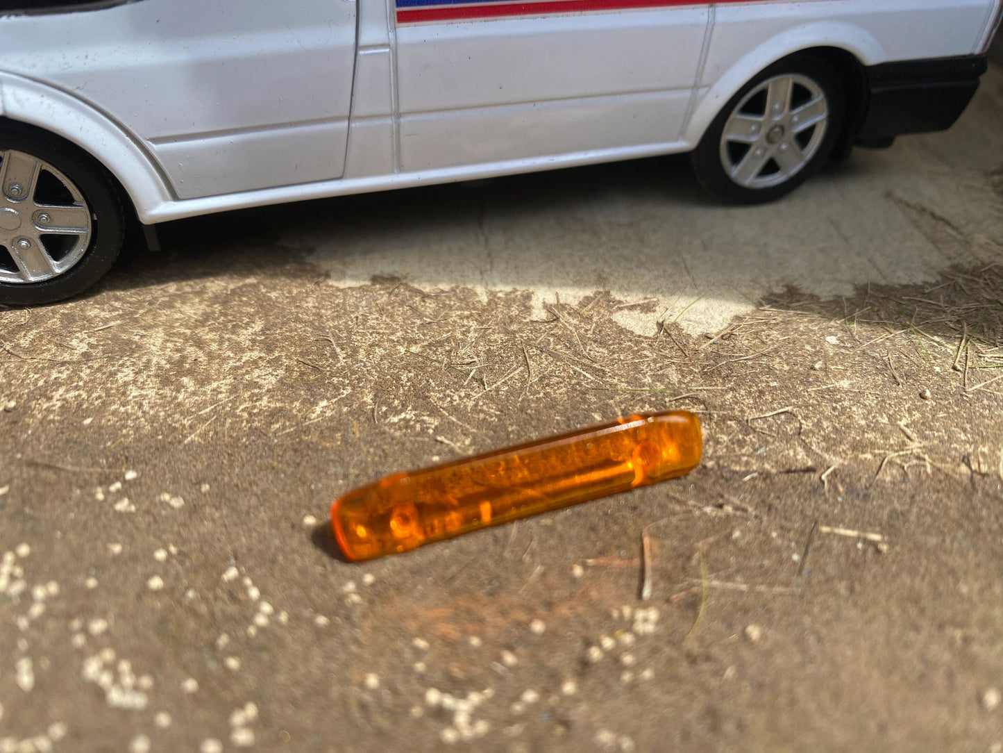 Flashing light bar beacon 31mm tractor truck 1:32 scale Image 3