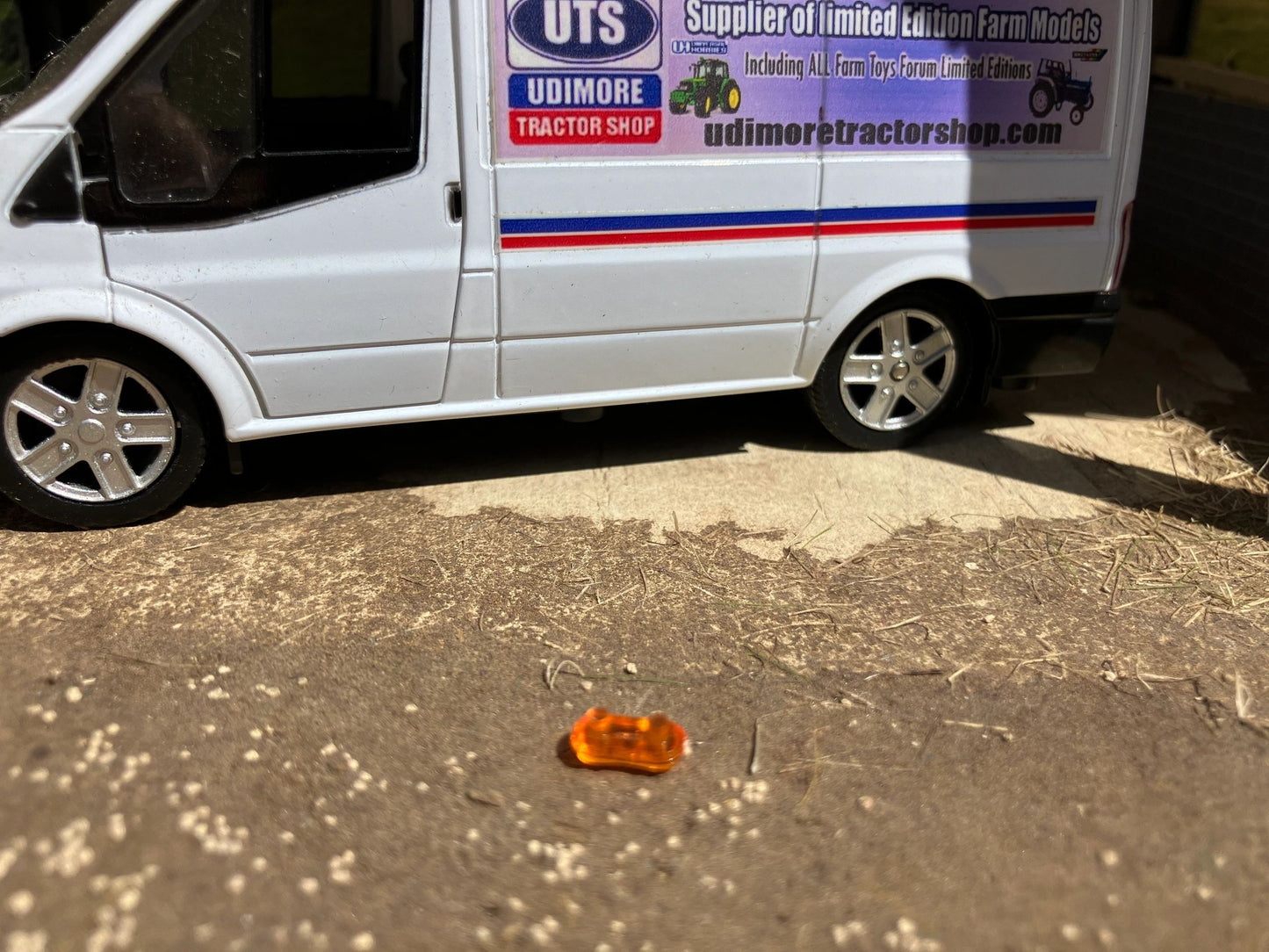 Flashing light bar lamp beacon 8mm x 2.5mm tractor truck 1:32 scale Image 3