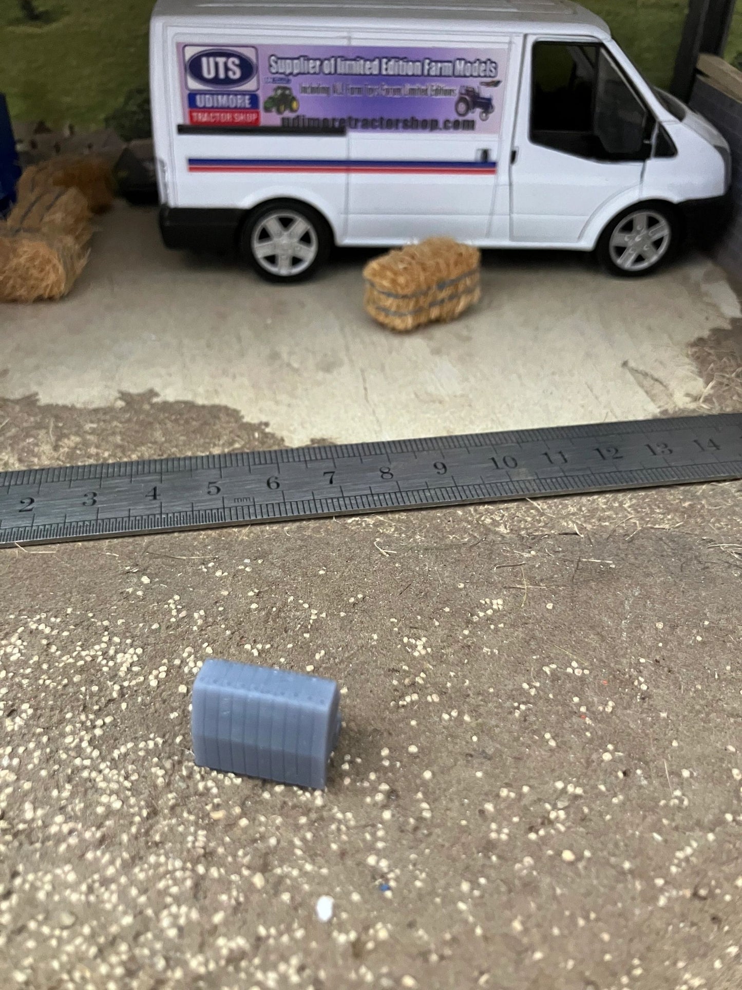 Ford 1000 series Tractor weight block 1:32 scale Image