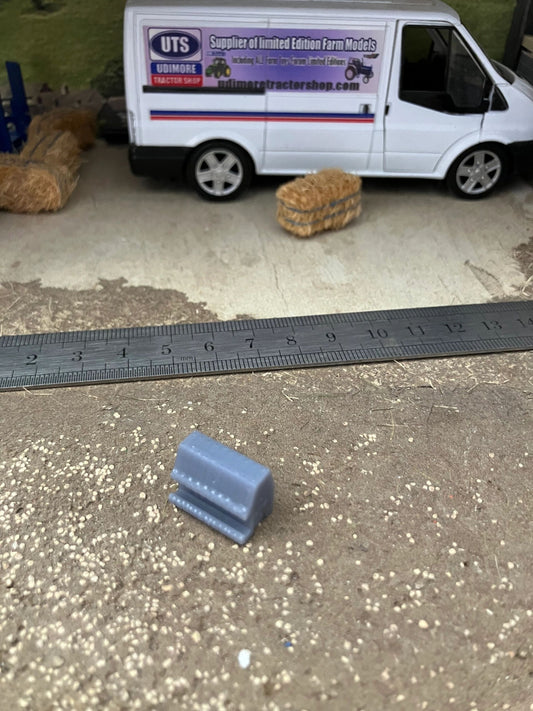 Ford 1000 series Tractor weight block 1:32 scale Image 2