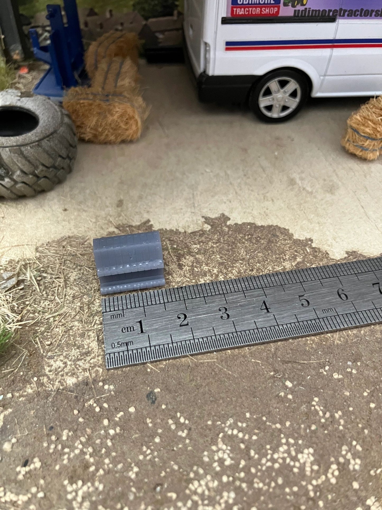 Ford 1000 series Tractor weight block 1:32 scale Image 3