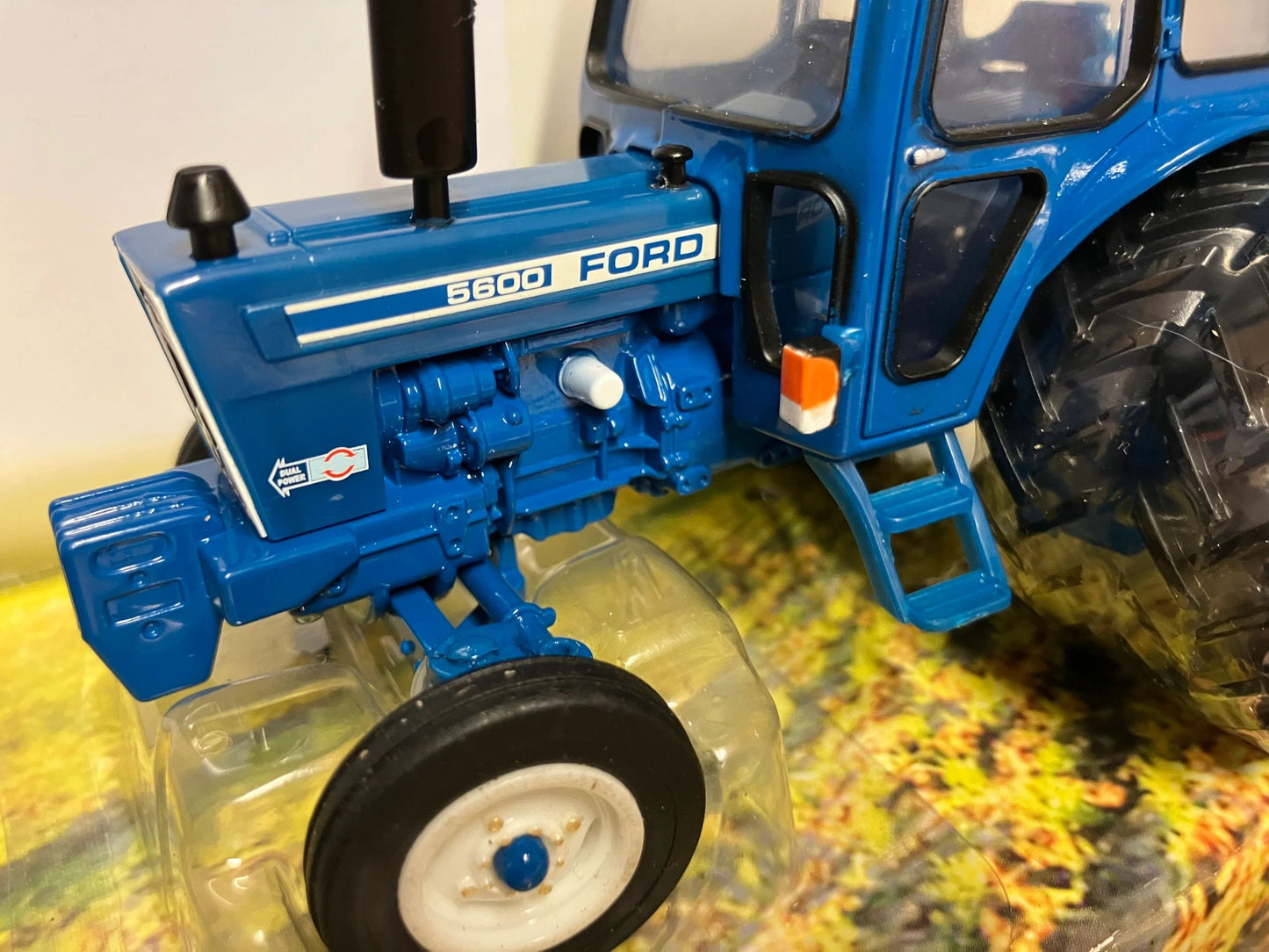 Ford 5600 rear duals Tractor Conversion Bubble cab 1:32 scale Image 3