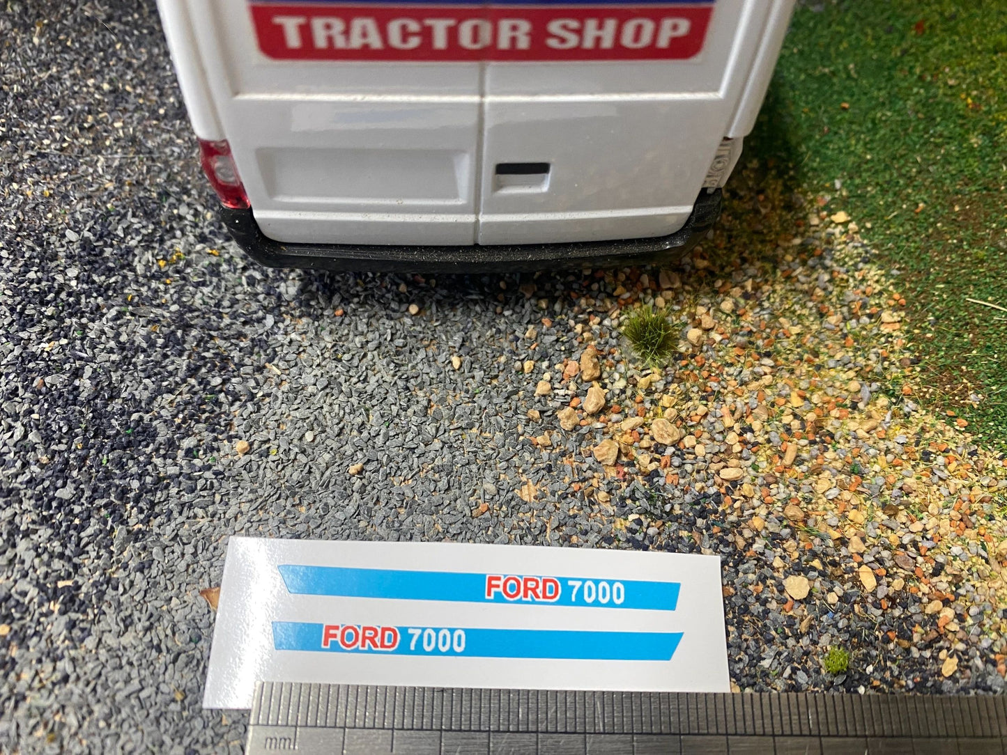 Ford 7000 Tractor Professional pre cut High quality vinyl bonnet decals farm machinery Britains decals 1:32 scale Image 4