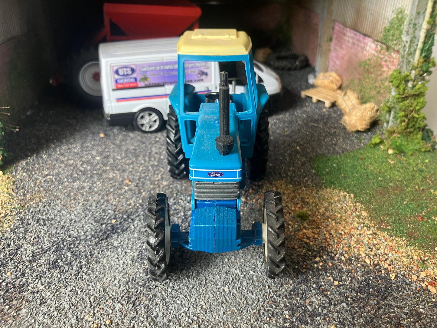 Ford 8210 Britains tractor conversion 1:32 scale BOXED 43319 Image 4