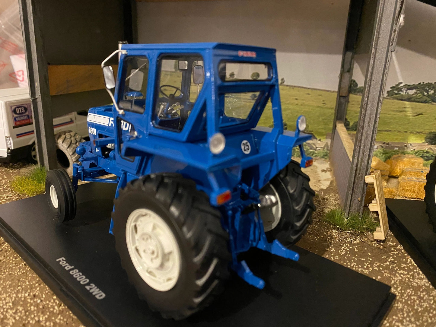 Ford 8600 2wd Tractor Limited Edition Stunning in 1:32 scale VKA Models Image 4