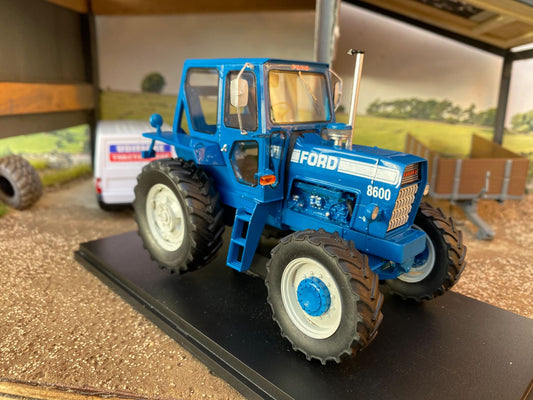 Ford 8600 4wd Tractor Limited Edition Stunning in 1:32 scale VKA Models Image 2