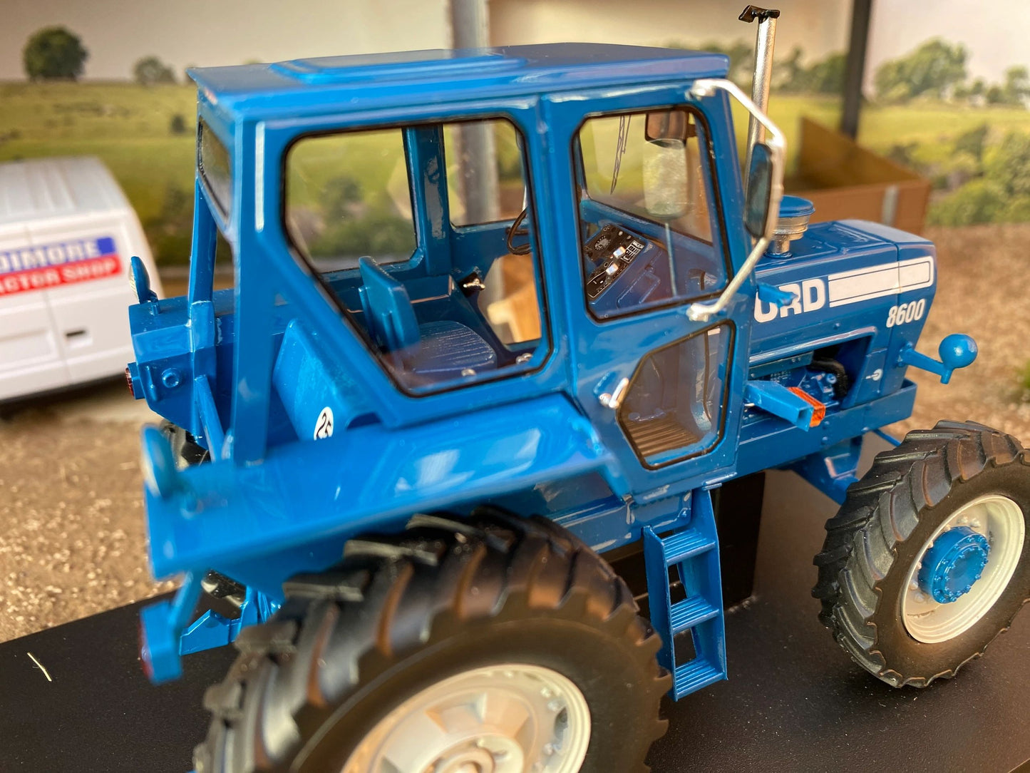 Ford 8600 4wd Tractor Limited Edition Stunning in 1:32 scale VKA Models Image 6