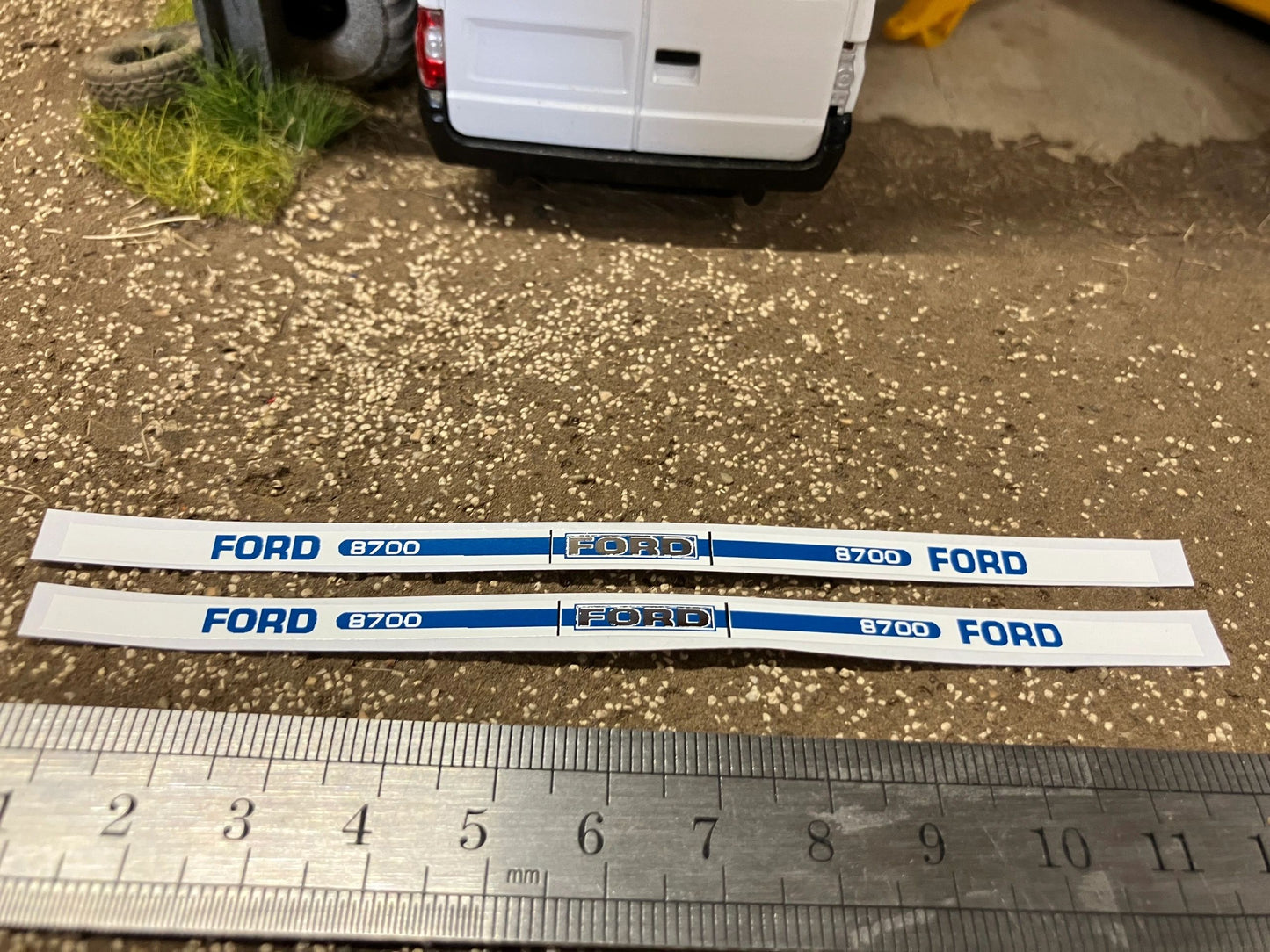 Ford 8700 Tractor metallic reflective silver Professional pre cut High quality vinyl bonnet decals farm machinery Britains decals 1:32 scale Image