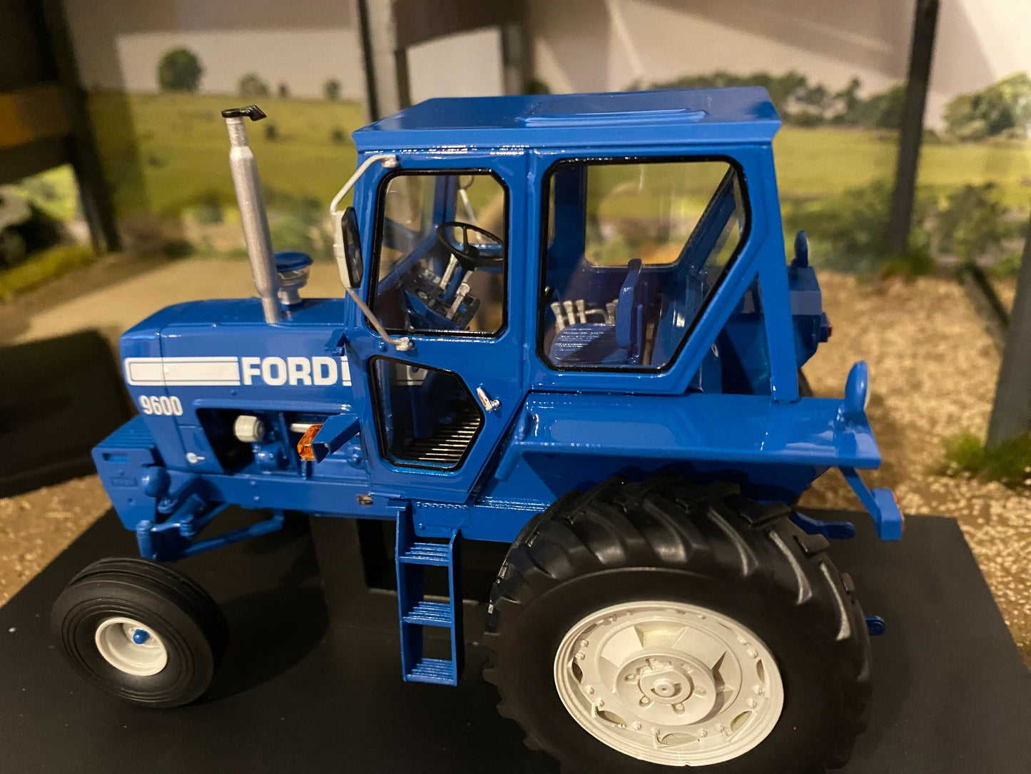 Ford 9600 2wd Tractor Limited Edition Stunning in 1:32 scale VKA Models Image 3