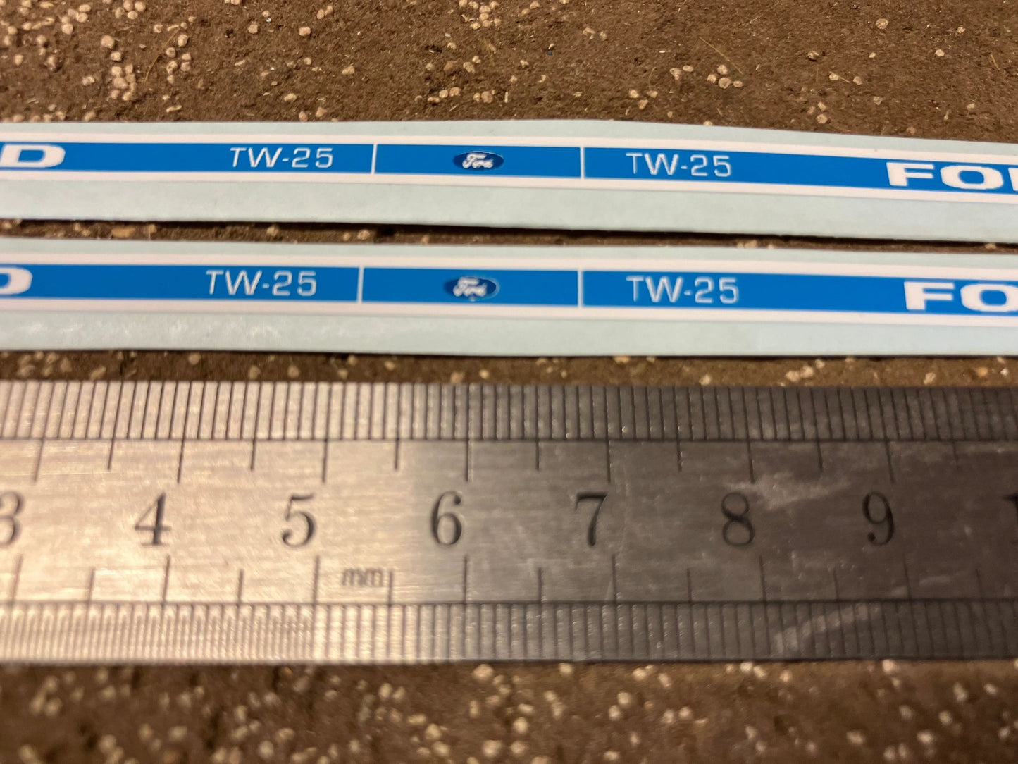 Ford TW25 mk 1 Tractor Pre cut professional High quality vinyl 4 bonnet decals farm machinery Britains decals 1:32 scale Image 4
