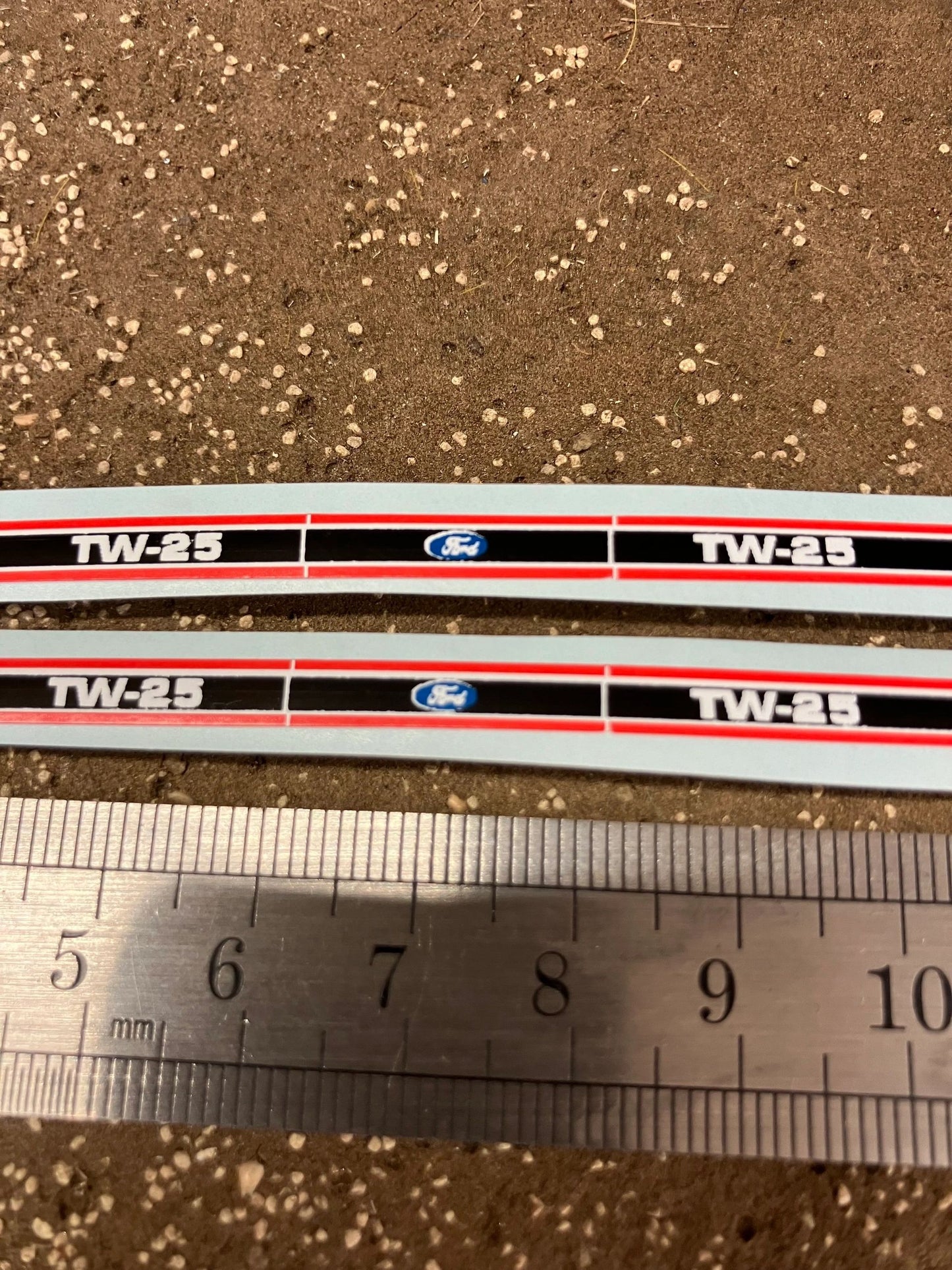 Ford TW25 mk 2 Tractor Pre cut professional High quality vinyl 4 bonnet decals farm machinery Britains decals 1:32 scale Image 3