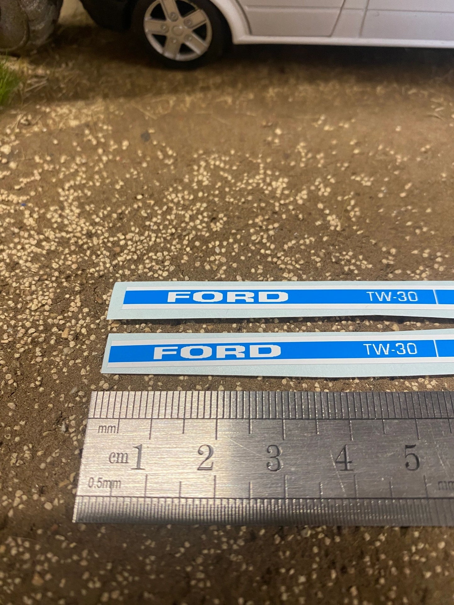 Ford TW30 Tractor Pre cut professional High quality vinyl 4 bonnet decals farm machinery Britains decals 1:32 scale Image 3