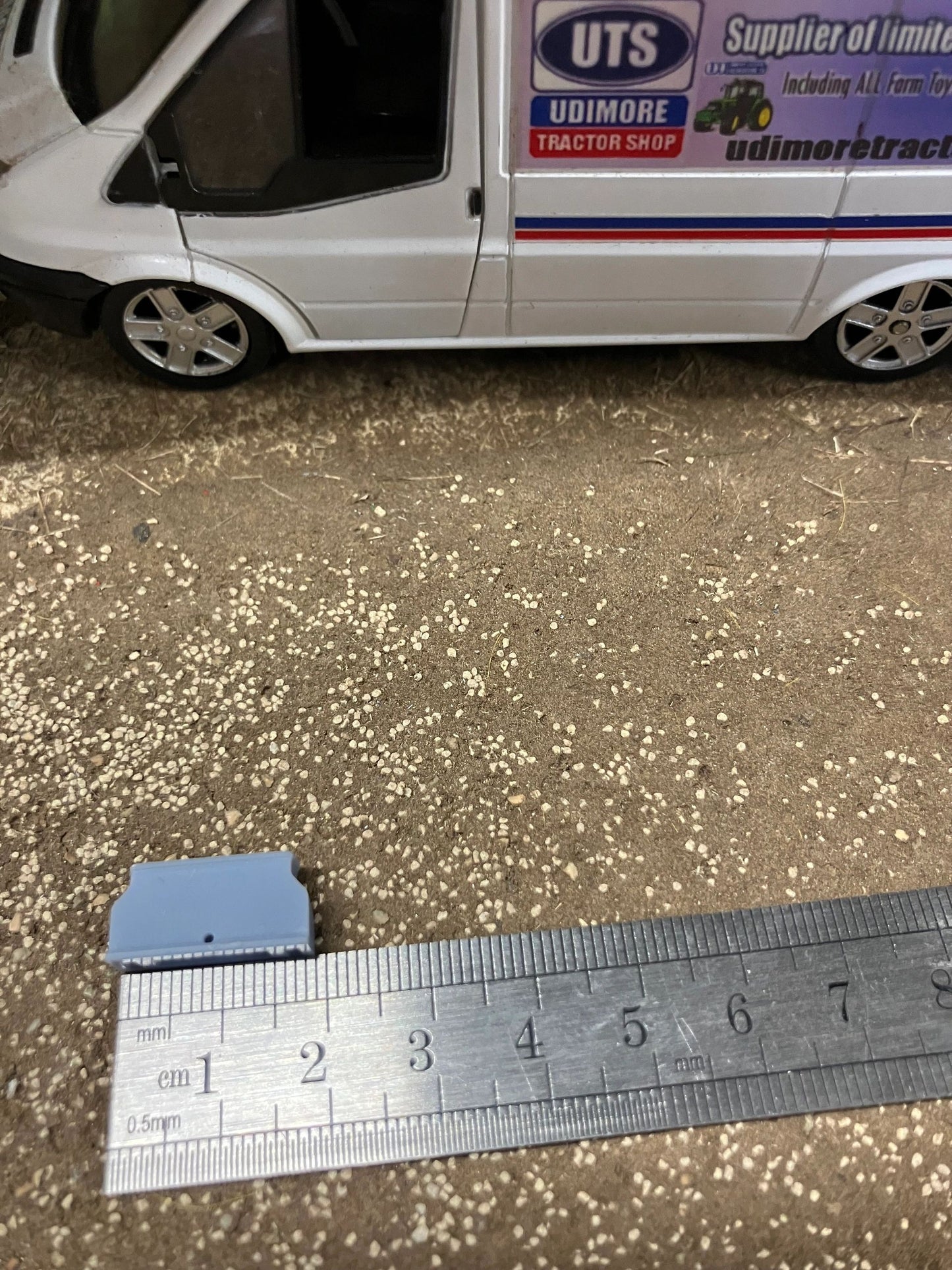 Front Weight 20mm x 10mm curved Tombstones 1:32 scale Image
