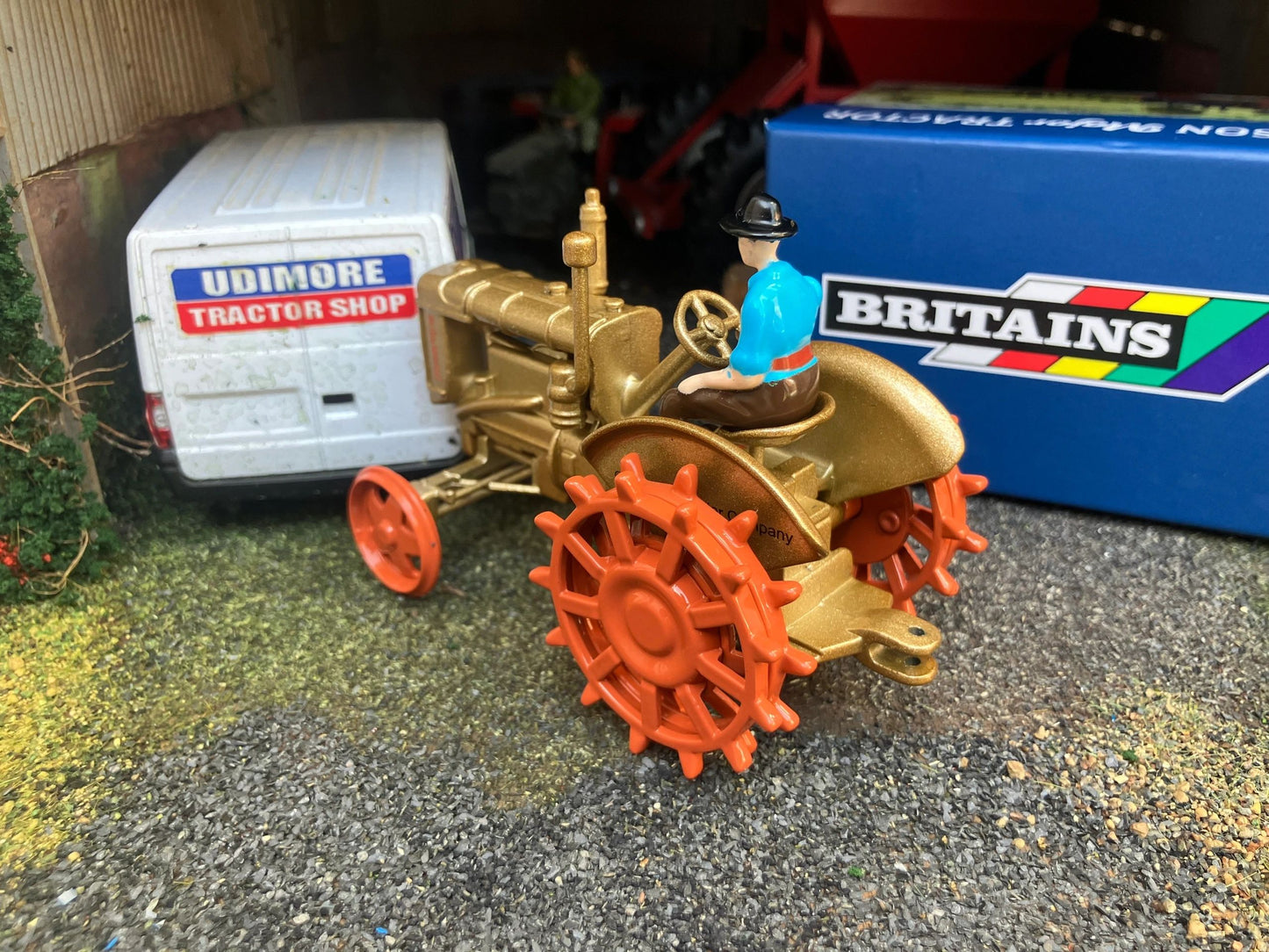 GOLD Limited Edition 43378A Britains Fordson Major E27 with Steel spud wheels tractor 1:32 scale New BOXED Image 3