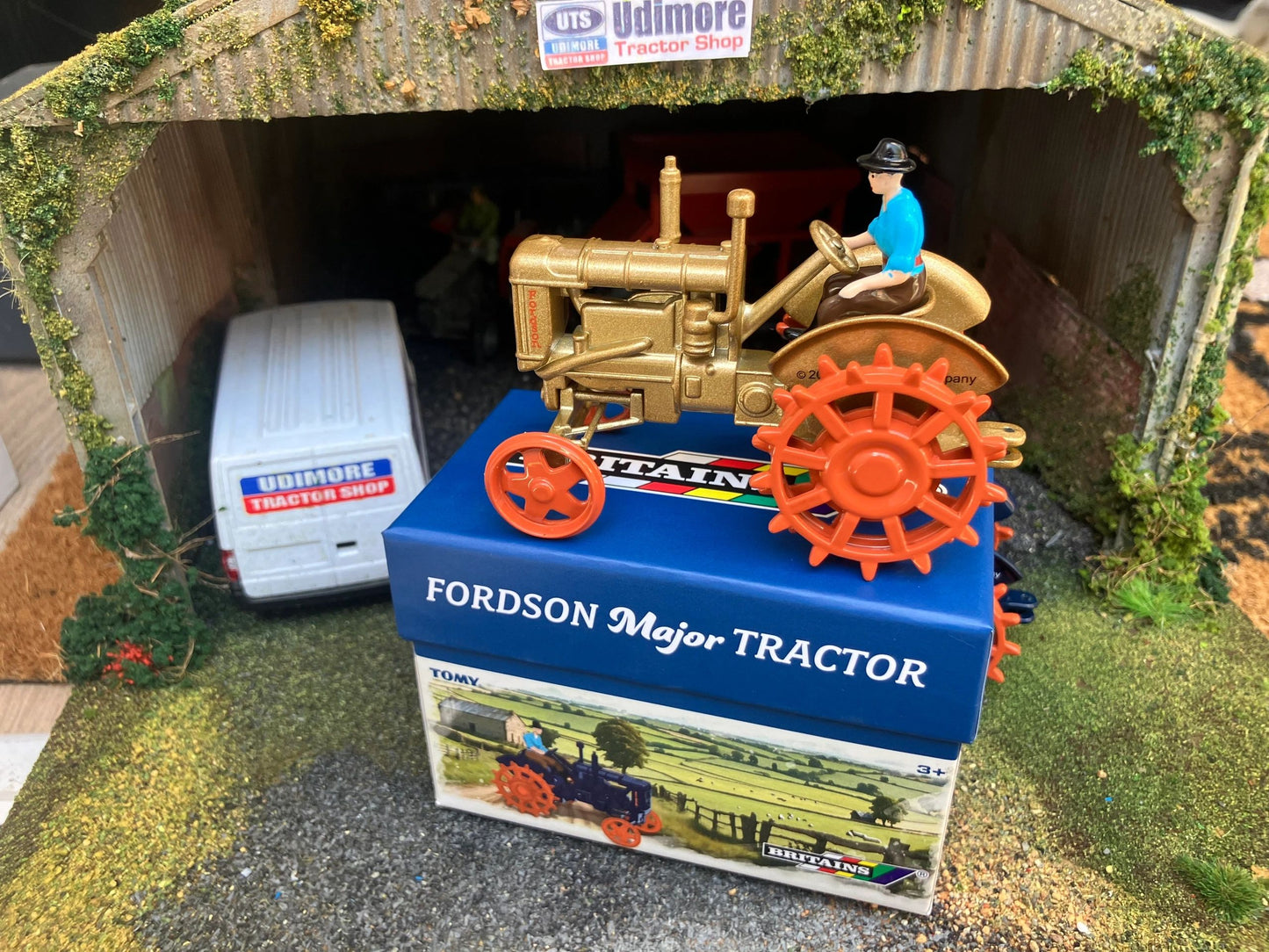 GOLD Limited Edition 43378A Britains Fordson Major E27 with Steel spud wheels tractor 1:32 scale New BOXED Image 4