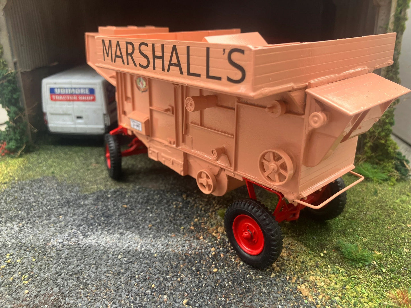 G&M Originals Marshall Threshing Machine 1:32 scale Image 3