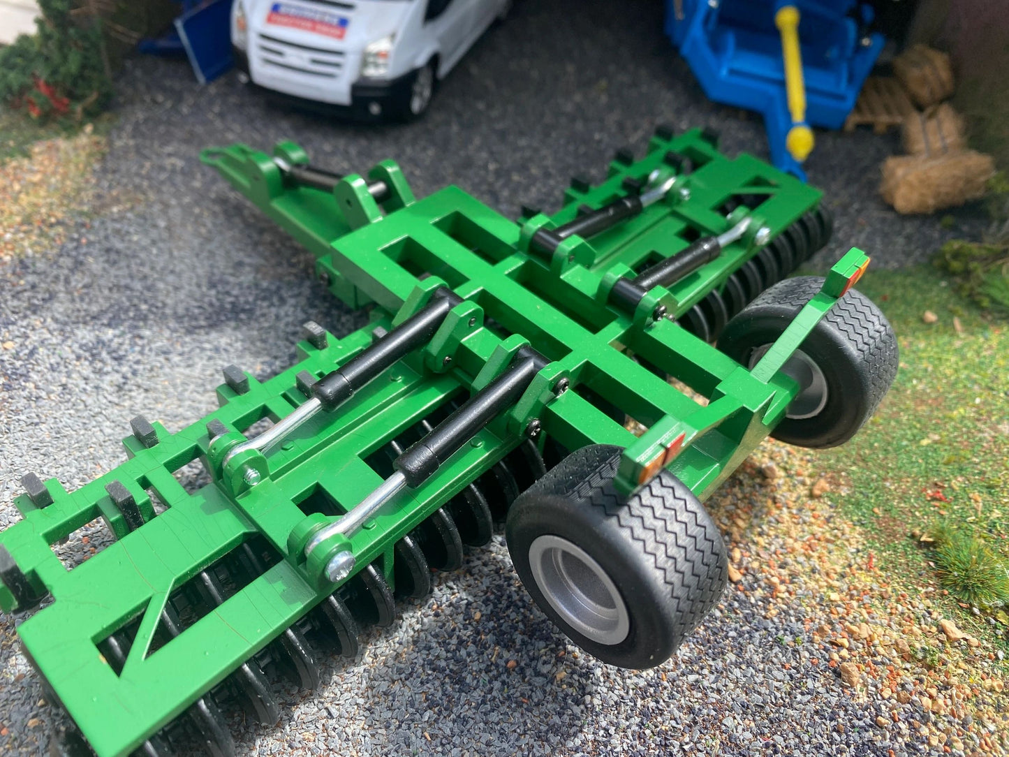 Green 6m double folding press cultipress 1:32 scale conversion great plains Image 3