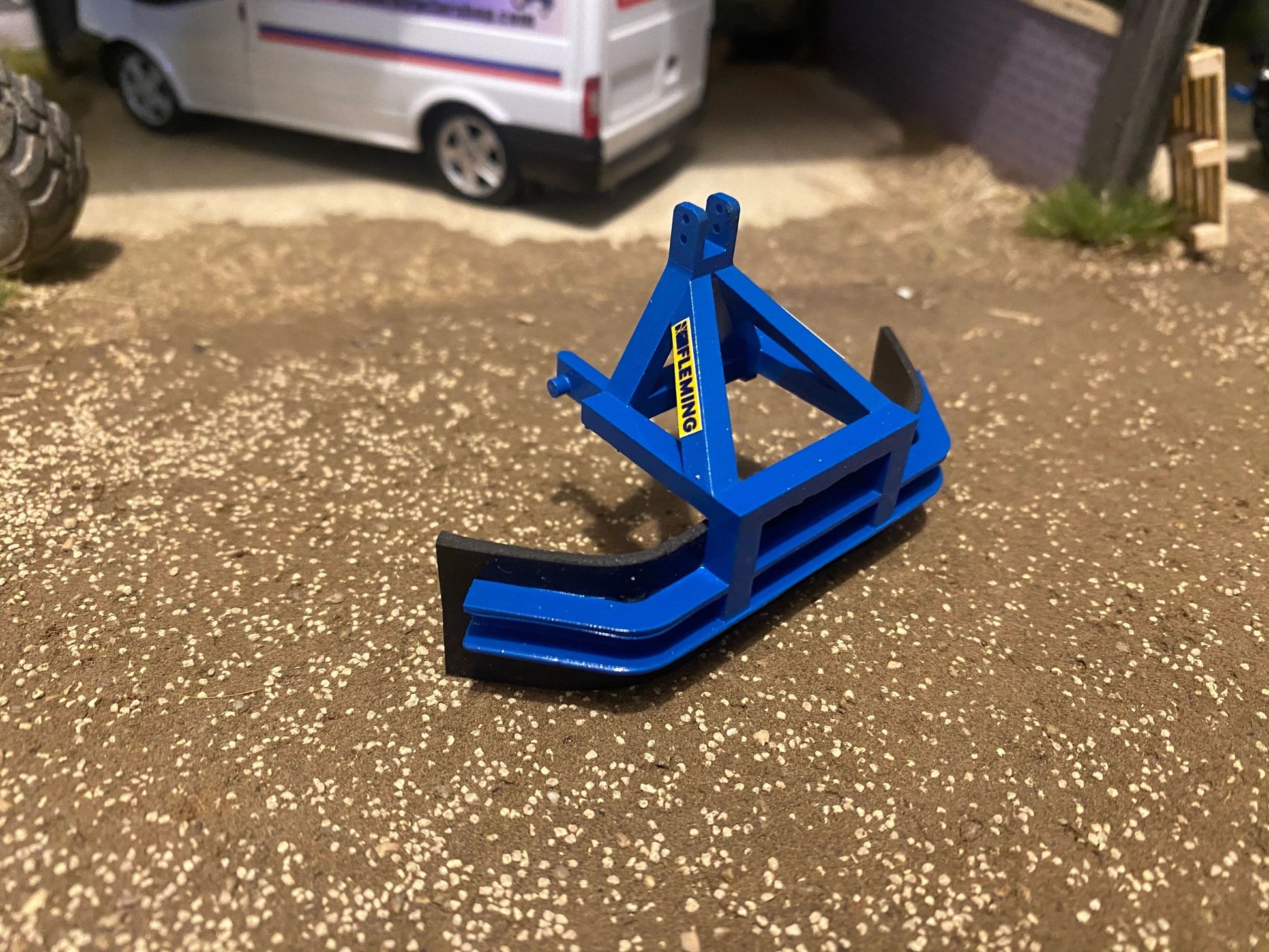 Hand made Blue Fleming yard scraper 1:32 scale Image