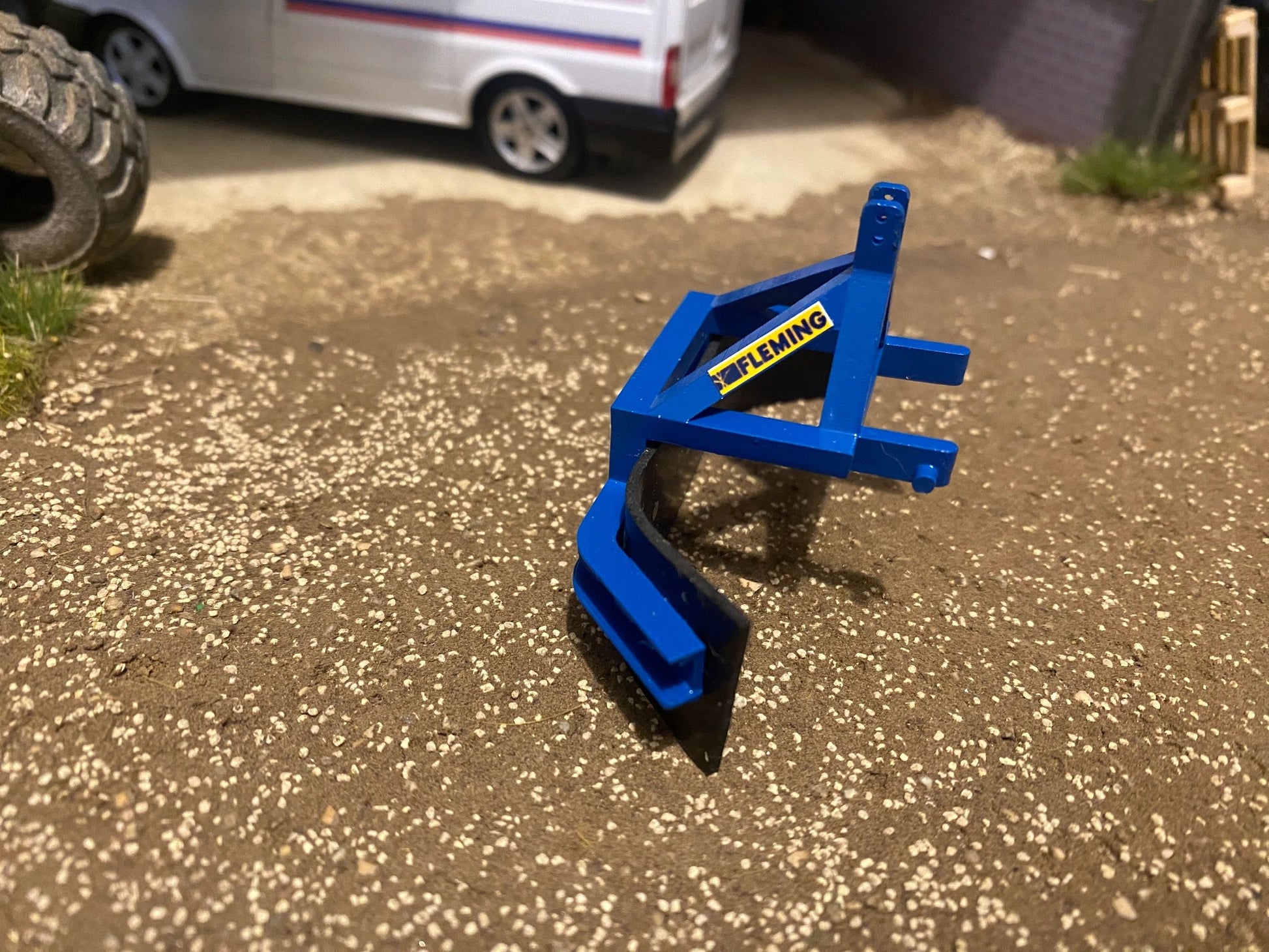 Hand made Blue Fleming yard scraper 1:32 scale Image 3