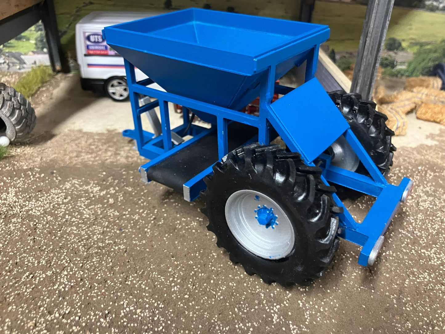 Hand made Scratch built Blue 8 tonne Stonecart Gravel trailer 1:32 scale Image 3