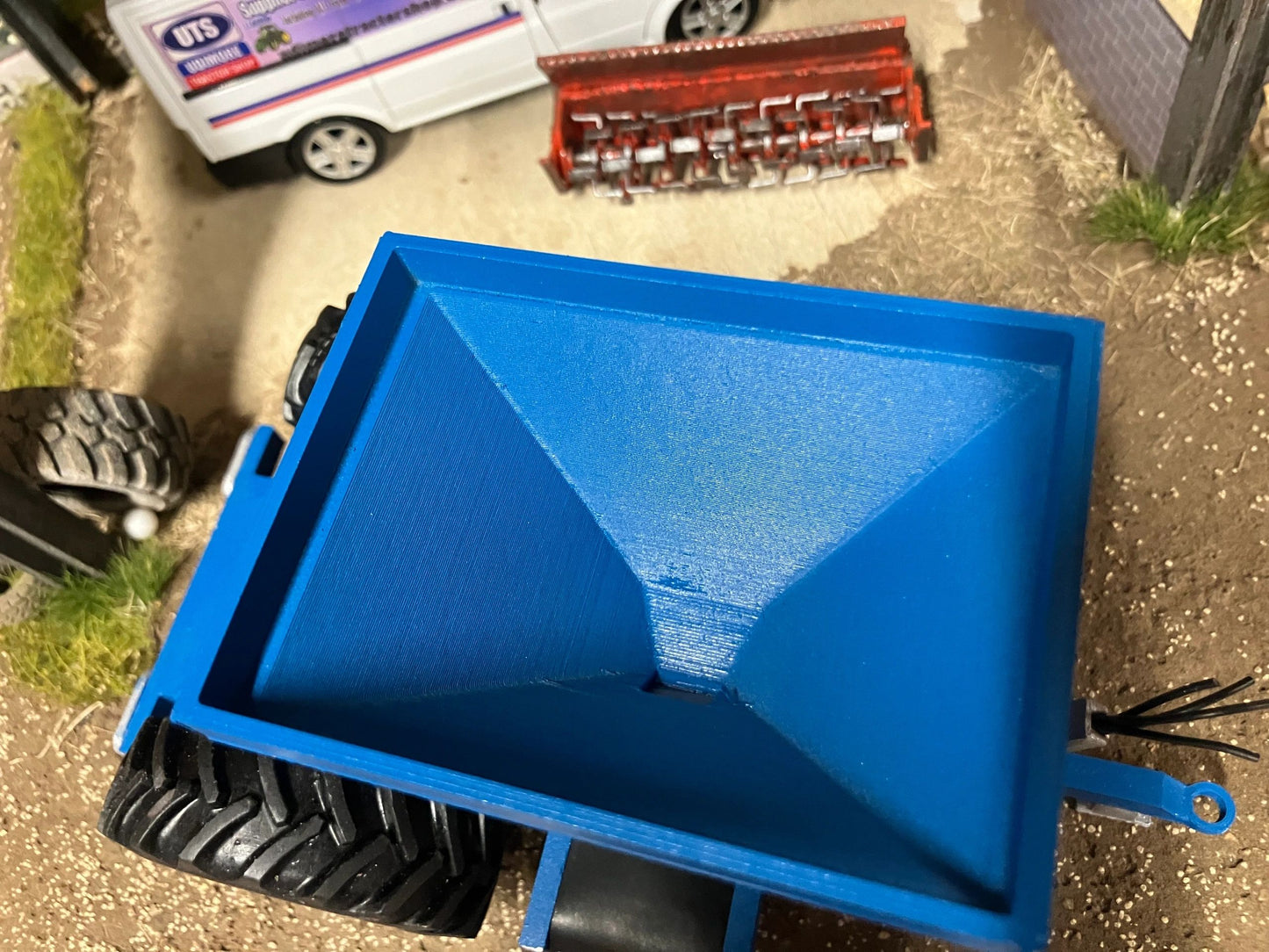 Hand made Scratch built Blue 8 tonne Stonecart Gravel trailer 1:32 scale Image 5