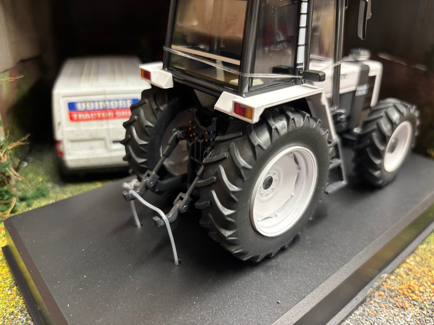 REP220 Replicagri White Renault 110-54 TZ tractor tracfor 1:32 scale Boxed