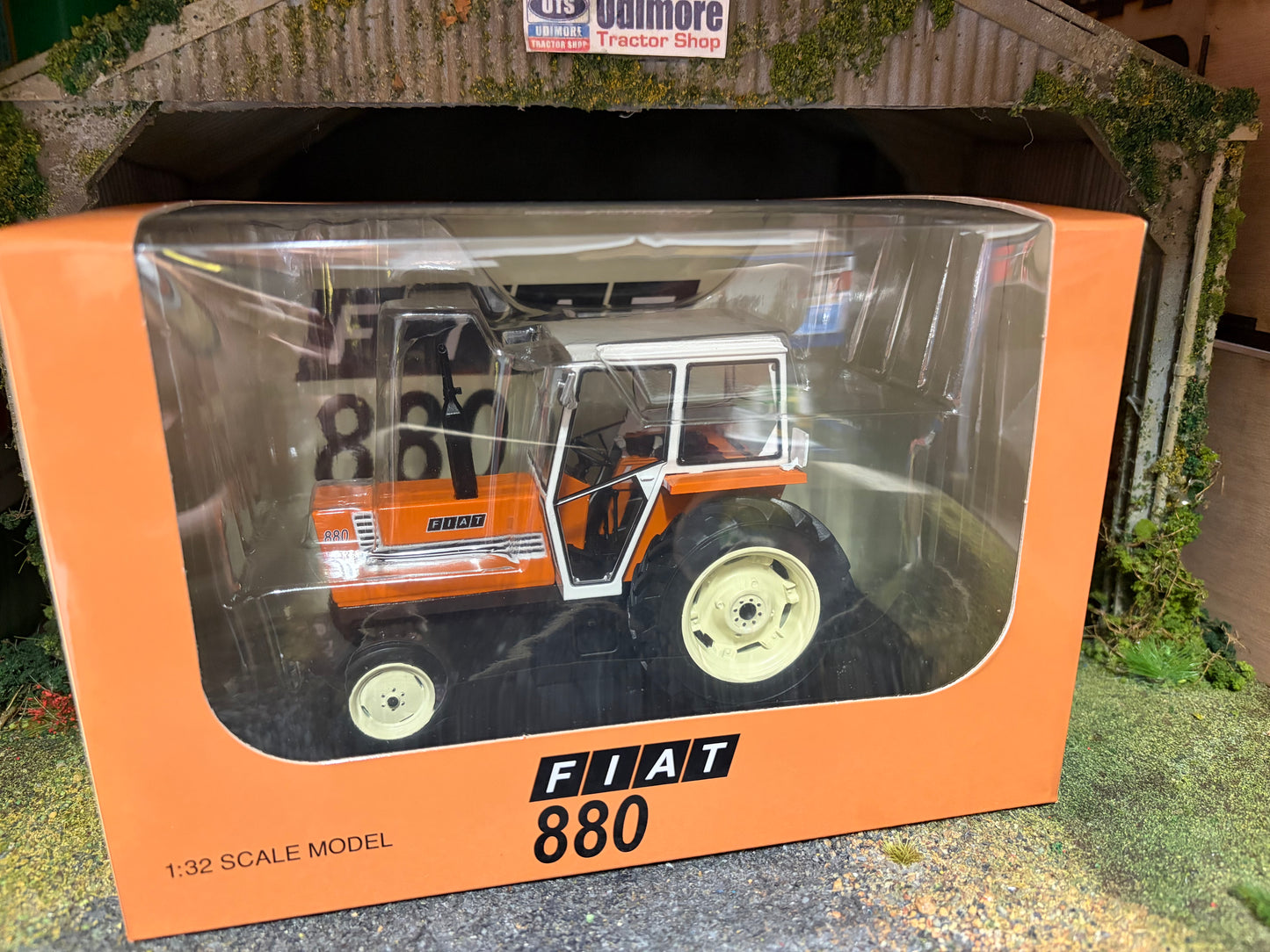Replicagri Fiat 880 White Cab Tractor REP163 – 1:32 Scale