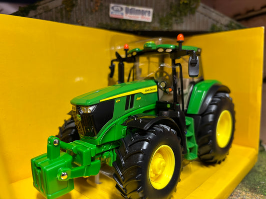 Britains John Deere 6M 240 Tractor 1:32 scale New BOXED 43406