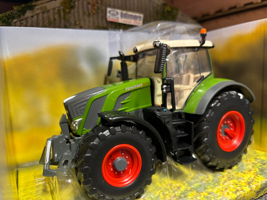 Britains Fendt 828 Tractor 1:32 scale New BOXED 43177