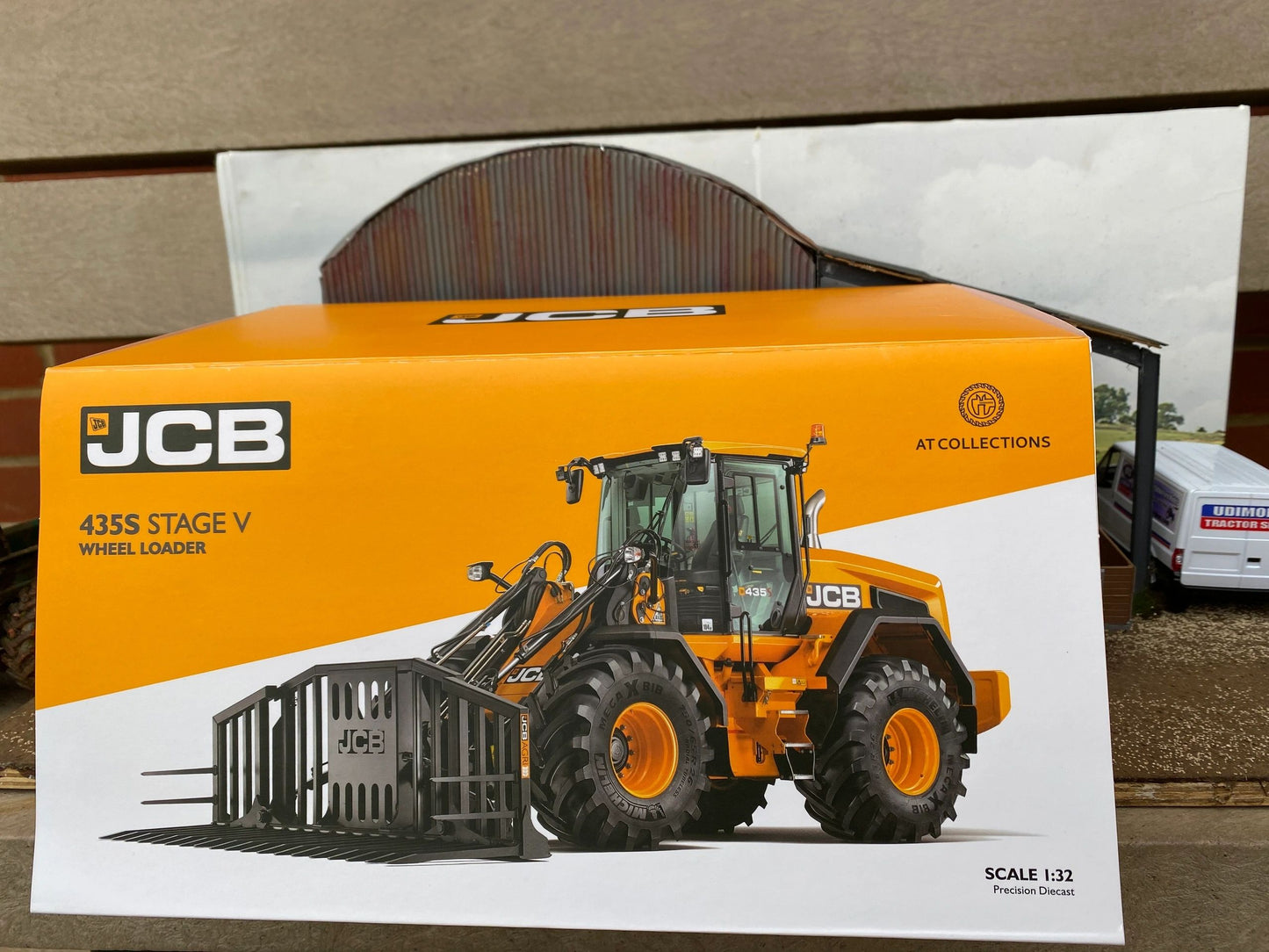 JCB 435S Agri Wheeled Loadall with Folding Buck Rake 1:32 scale Image 6
