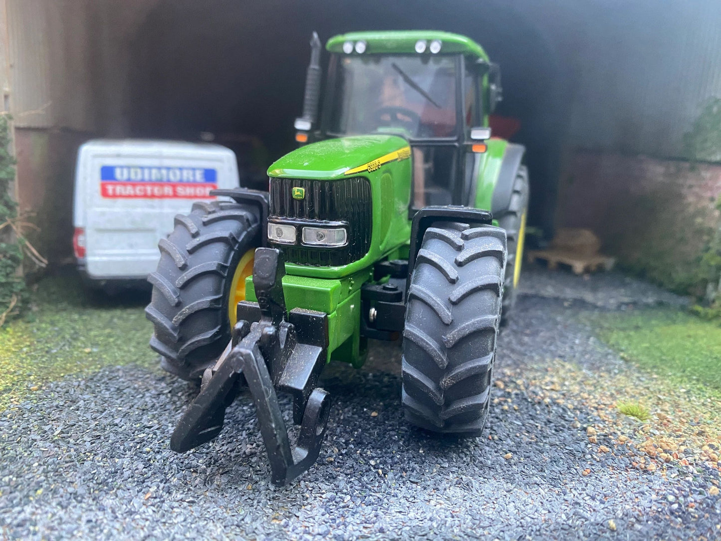John Deere 6920S Tractor 1:32 scale boxed Siku 3252 Image 3