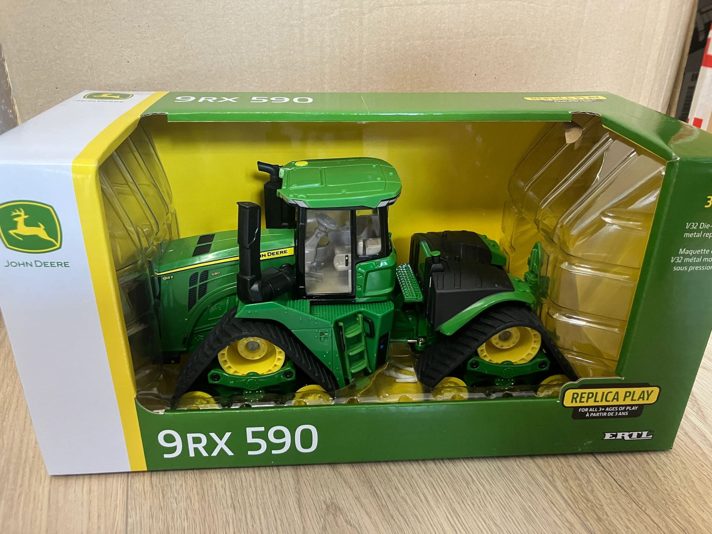 John Deere 9RX 590 Prestige Tractor on tracks 1:32 scale ERTL 45774 Image 3