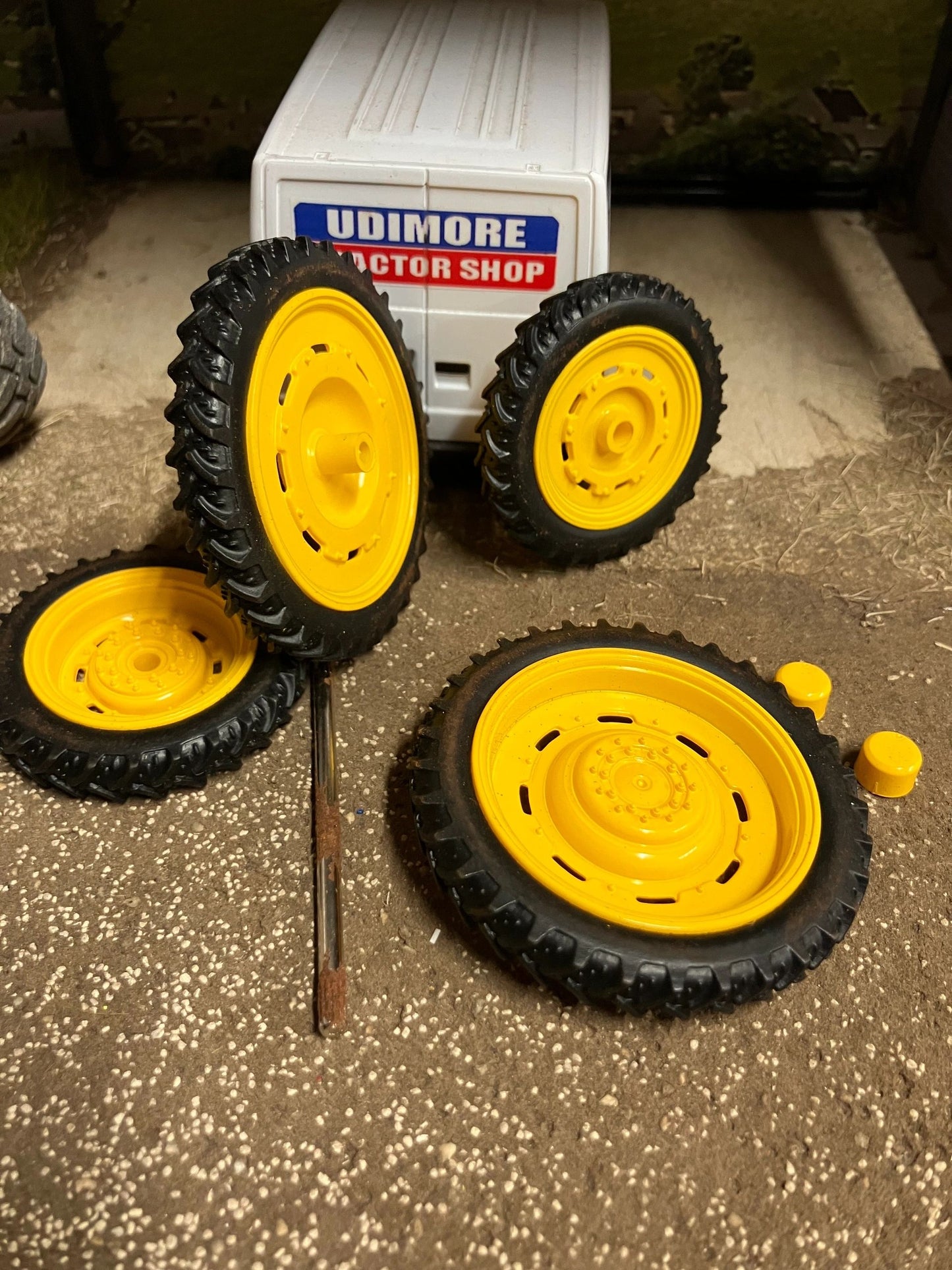 John Deere Tractor Row Crop tyre wheel set 1:32 scale 59mm x 8mm , 46mm x 8mm Image