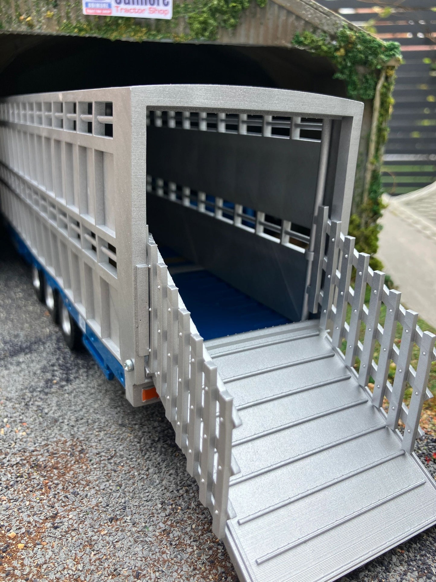 Kane Tri axle Cattle box Trailer 1:32 scale Hand built Image 9