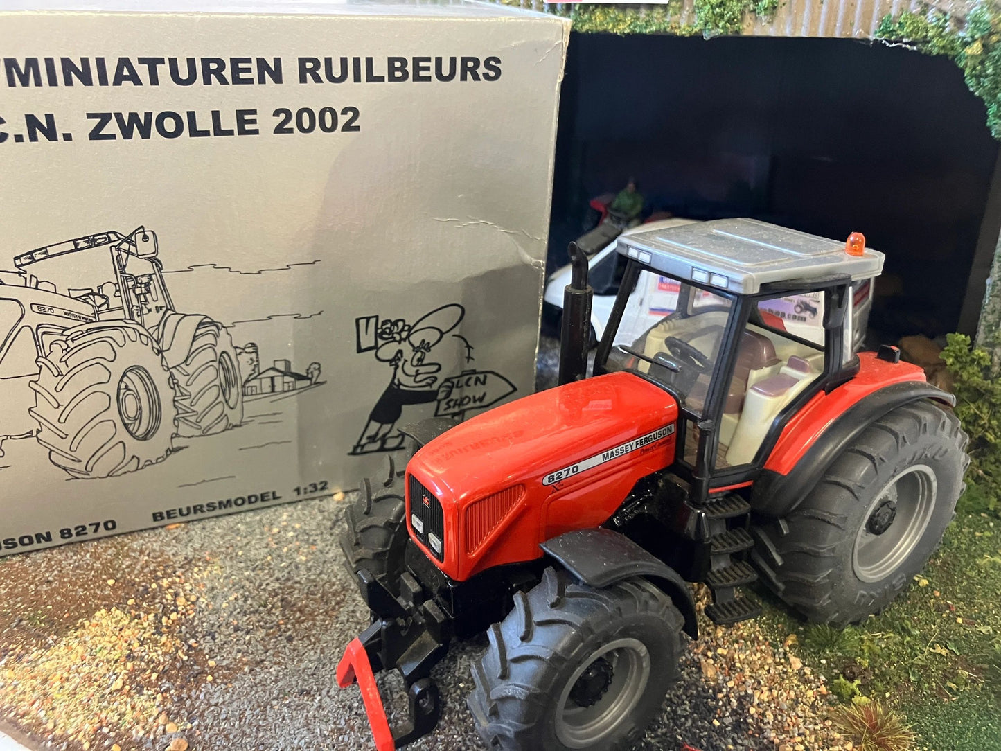 LCN 2002 show model Massey Ferguson 8270 Tractor 1:32 scale boxed Siku Image