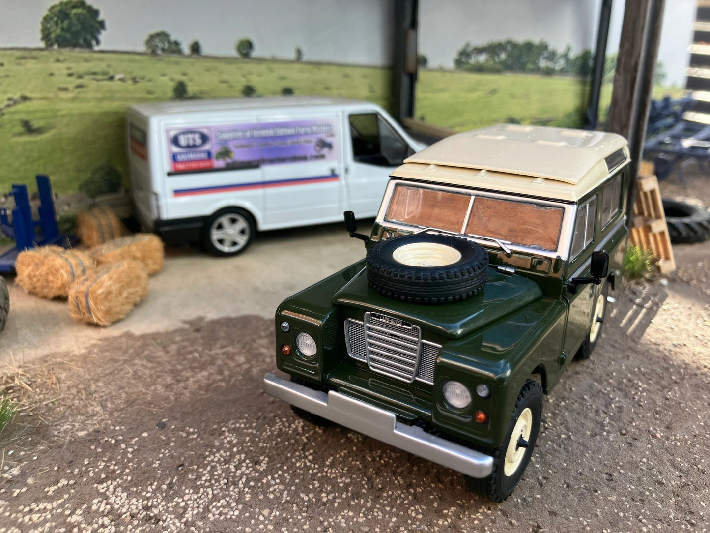 Land Rover Series 3 88 Safari roof Deep Bronze Green Marge Models 1:32 scale new boxed MM2421-03 Image 6