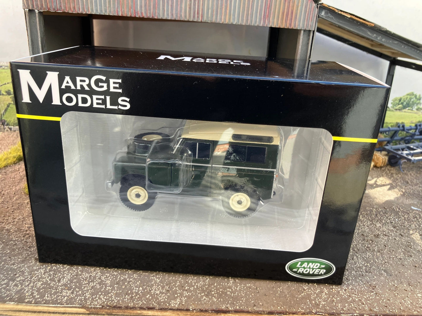 Land Rover Series 3 88 Safari roof Deep Bronze Green Marge Models 1:32 scale new boxed MM2421-03 Image 7