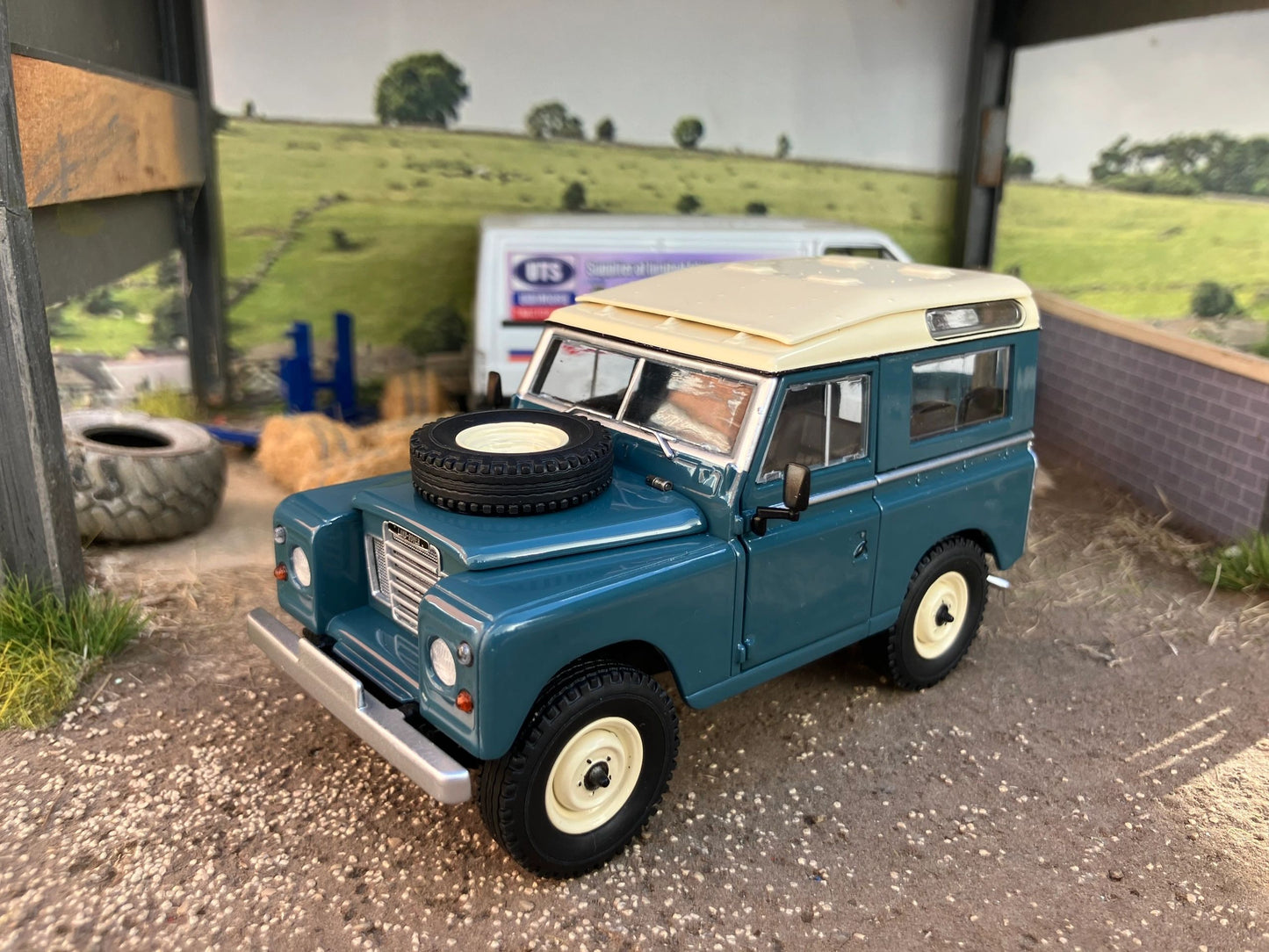 Land Rover Series 3 88 Safari roof marine Blue Marge Models 1:32 scale new boxed MM2421-01 Image 3