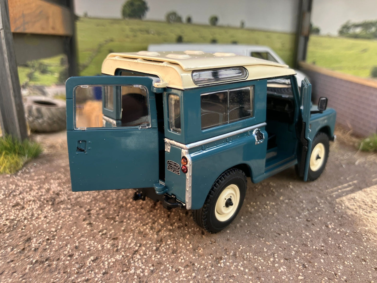 Land Rover Series 3 88 Safari roof marine Blue Marge Models 1:32 scale new boxed MM2421-01 Image 4