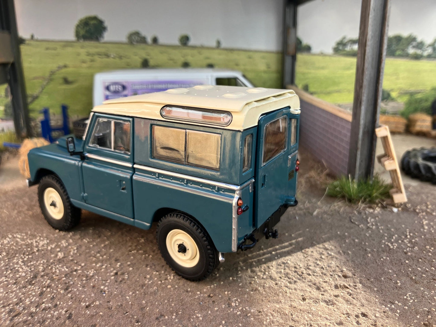 Land Rover Series 3 88 Safari roof marine Blue Marge Models 1:32 scale new boxed MM2421-01 Image 5